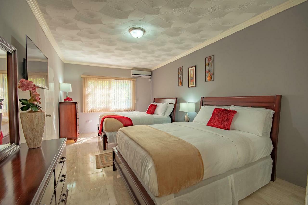 Tropical Escape Villa Ocho Rios Buitenkant foto